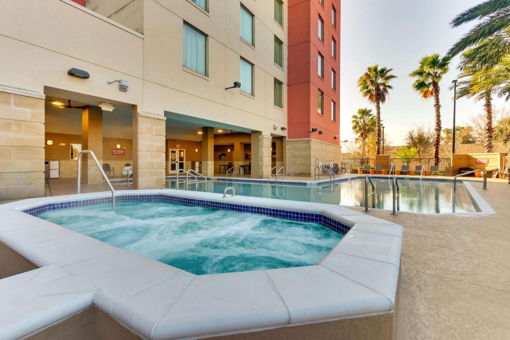 Drury Inn & Suites Orlando Near Universal Orlando Resort Zewnętrze zdjęcie